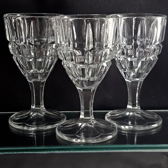 Richards & Hartley Other - Richards & Hartley EAPG Verona Cocktail Glasses 4.25" (3) block star glass 1910
